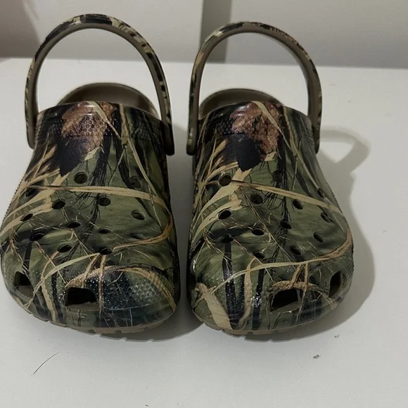 CROCS W9 Camouflage Shoes - Picture 7 of 11